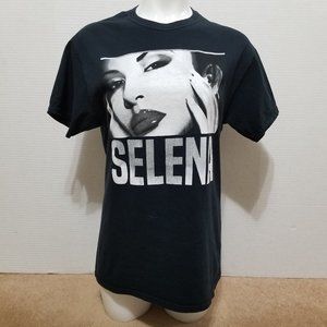Selena Quintanilla shirt Medium photo graphic singer band merch